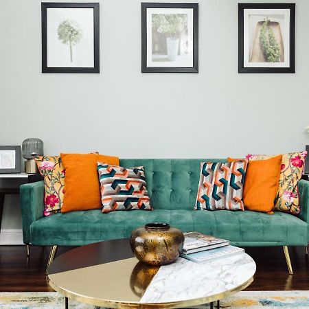 Beautiful Apartment In Guildford With Parking Send Esterno foto