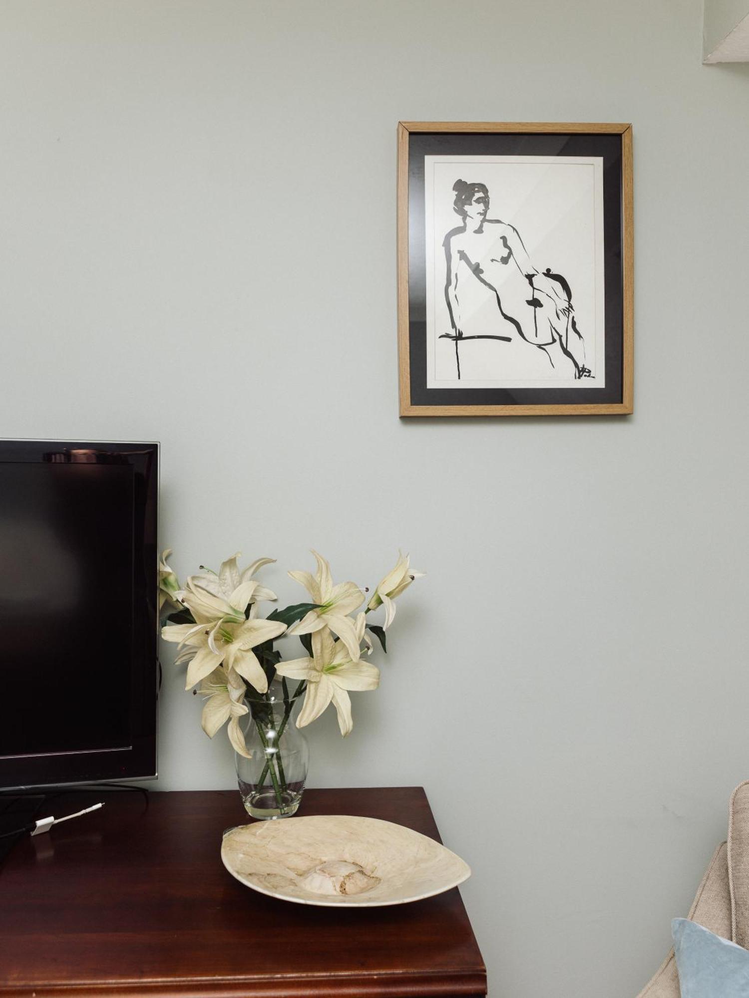Beautiful Apartment In Guildford With Parking Send Esterno foto