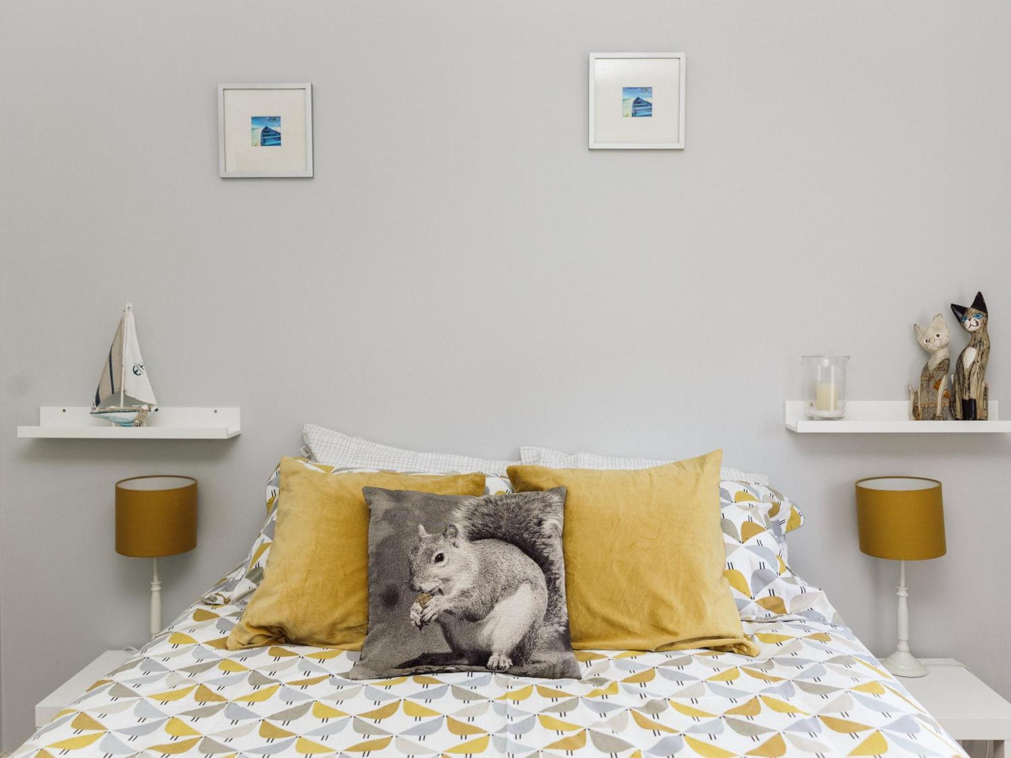 Beautiful Apartment In Guildford With Parking Send Esterno foto