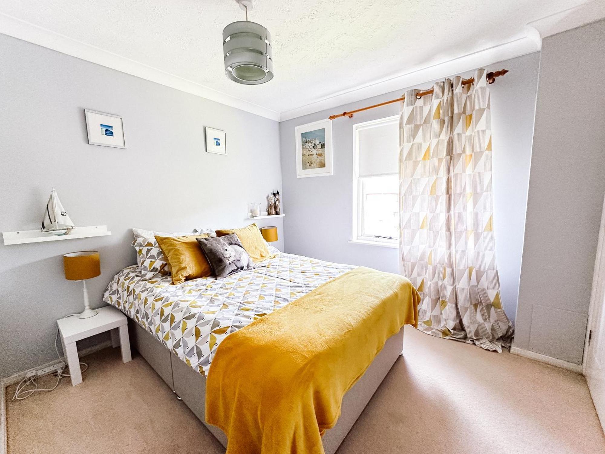 Beautiful Apartment In Guildford With Parking Send Esterno foto
